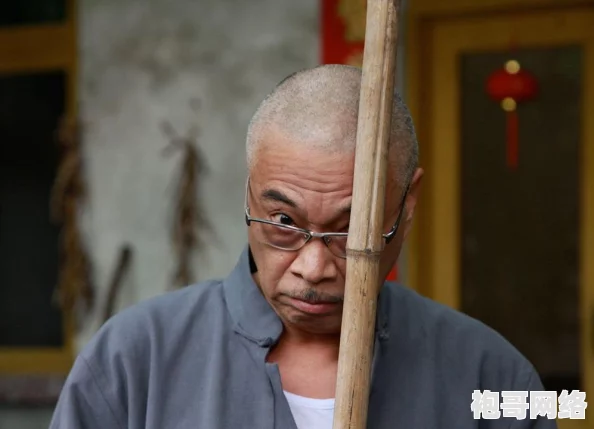 免费看黄？？片，真是让人感到无奈，这种内容应该受到更严格的监管